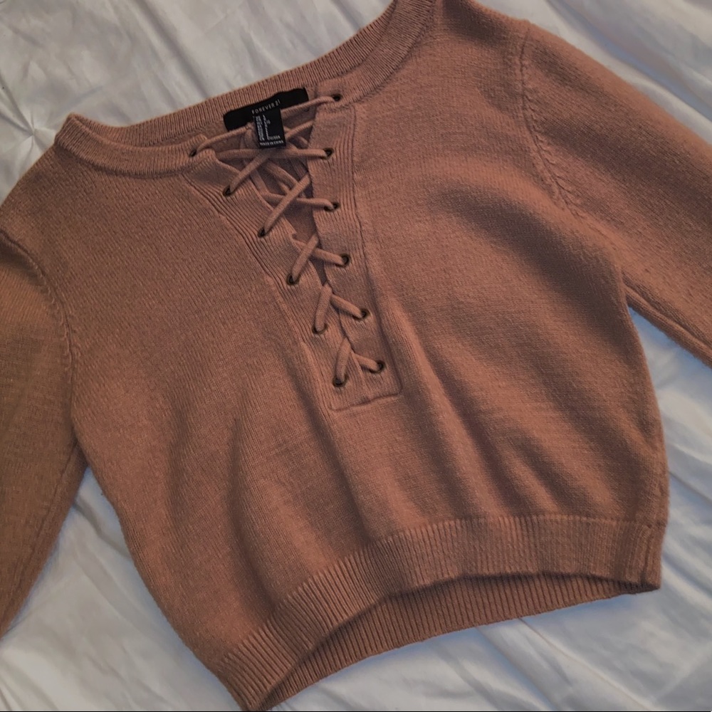 Forever21 cropped lace up sweater ! 🍂